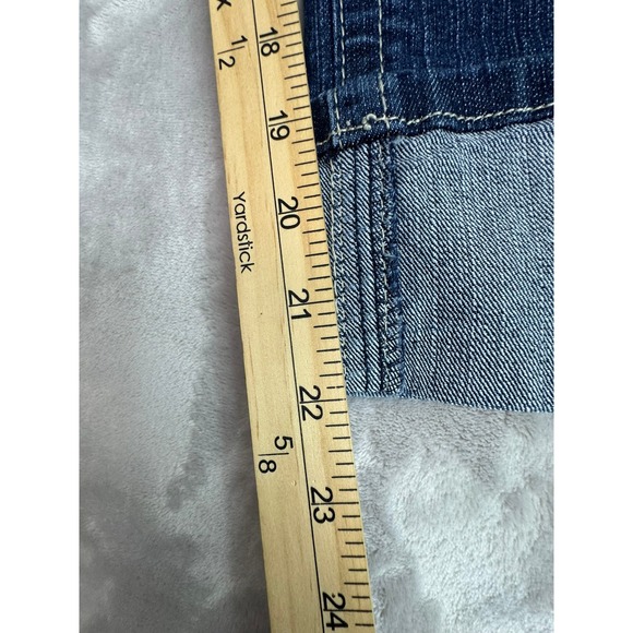 Almost Famous‎ Women Blue Denim Distressed Cropped Jeans Size 9 - Picture 2 of 8